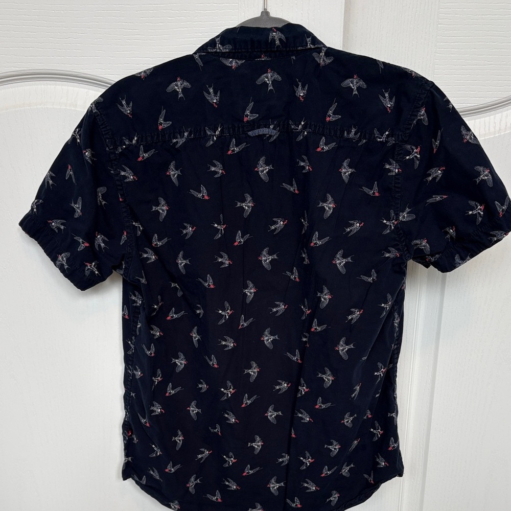 Denim & Flower Navy Short-Sleeve Button-Down Shirt with Bird Print - Picture 8 of 8